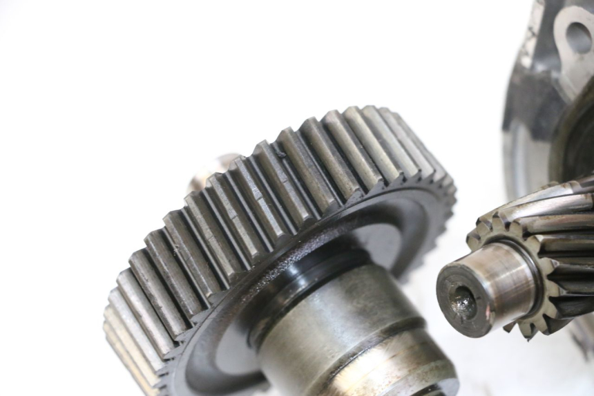 photo de TRANSMISIÓN DE LA RUEDA PEUGEOT SATELIS 125 (2010 - 2012) - Zoom sobre los componentes