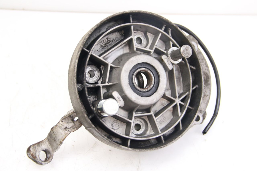 photo de TRANSMISIÓN DE LA RUEDA APRILIA SCARABEO 4T 50 (2009 - 2017) - Detalles de los puntos de fijación