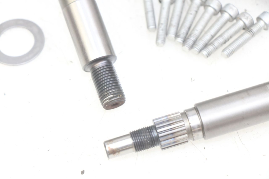 photo de TRANSMISIÓN DE LA RUEDA APRILIA SCARABEO LIGHT 125 (2007 - 2011) - Enfoque en la estructura