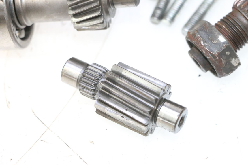 photo de RUEDA TRASERA ENGRANAJES HONDA SCV LEAD 100 (2003 - 2007) - Ángulo de visión alternativo