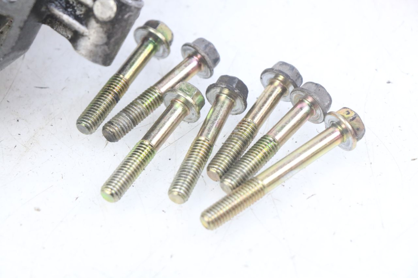 photo de TRANSMISIÓN DE LA RUEDA KYMCO SENTO 100 (2008 - 2013) - Estado de la superficie y material