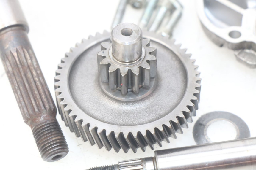 photo de TRANSMISIÓN DE LA RUEDA YAMAHA SLIDER NAKED 50 (2004 - 2018) - Primer plano de alta resolución