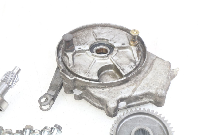 photo de TRANSMISIÓN DE LA RUEDA SYM SYMPHONY 125 (2009 - 2015) - Primer plano técnico