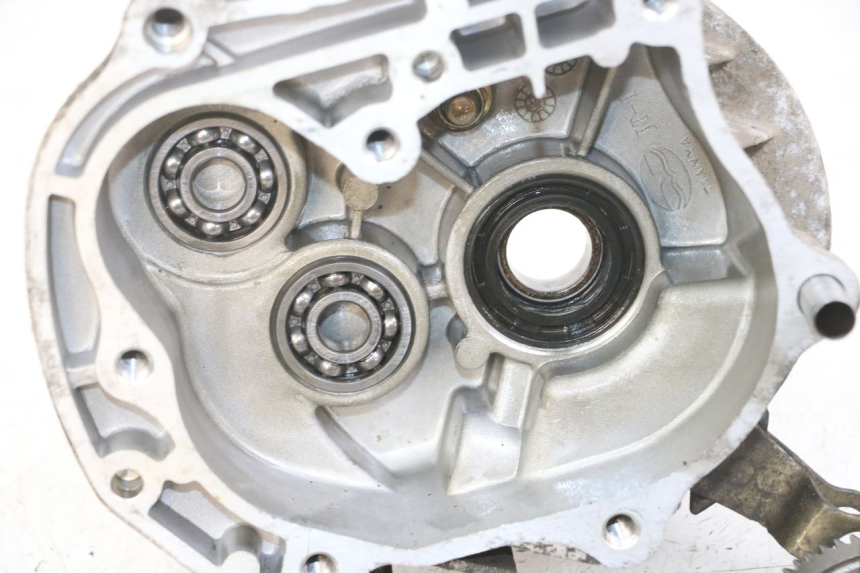 photo de RUEDA TRASERA ENGRANAJES TNT MOTOR ROMA 10' 4T 50 (2019 - 2022) - Zoom sobre los componentes