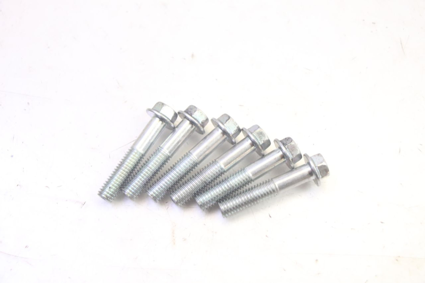 photo de RUEDA TRASERA ENGRANAJES YAMAHA TRICITY 300 (2020 - 2024) - Primer plano de alta resolución