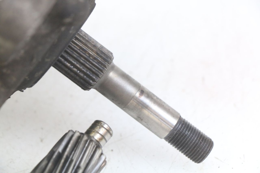 photo de RUEDA TRASERA ENGRANAJES PEUGEOT TWEET 125 (2010 - 2017) - Marcados y referencias originales