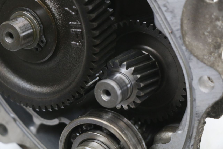 photo de RUEDA TRASERA ENGRANAJES SUZUKI UH BURGMAN 125 (2002 - 2006) - Otra perspectiva