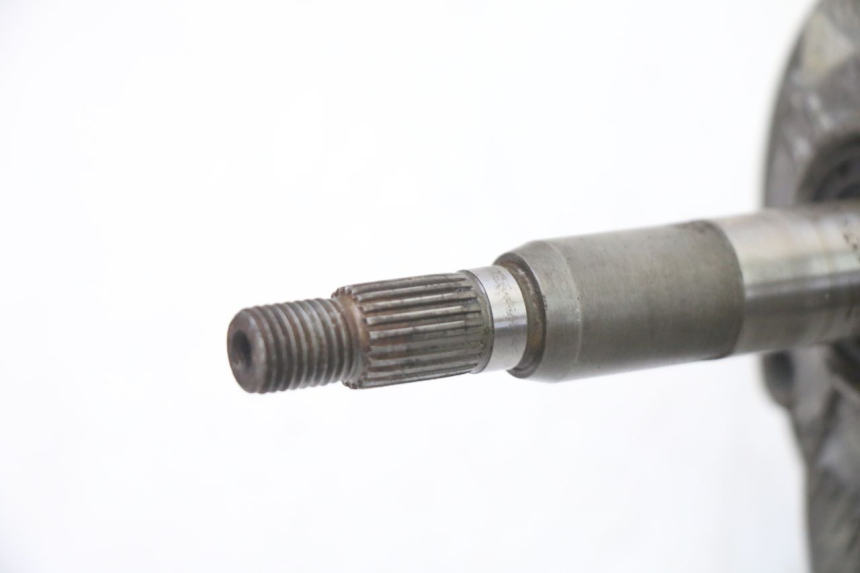 photo de RUEDA TRASERA ENGRANAJES PEUGEOT VIVACITY 50 (2004 - 2009) - Primer plano técnico