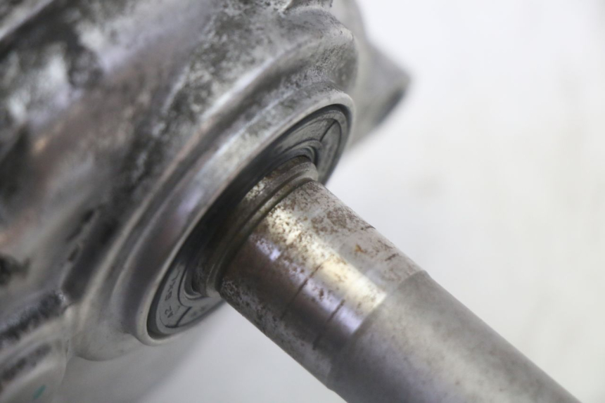 photo de RUEDA TRASERA ENGRANAJES YAMAHA X-MAX XMAX 125 (2010 - 2013) - Primer plano de alta resolución