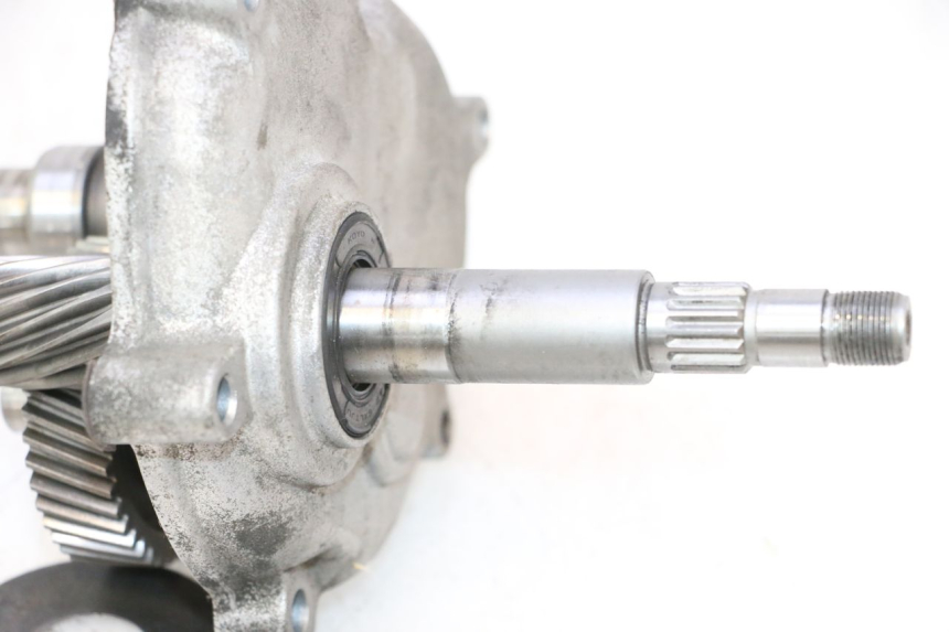 photo de TRANSMISIÓN DE LA RUEDA YAMAHA XMAX X-MAX 125 (2006 - 2009) - Primer plano técnico