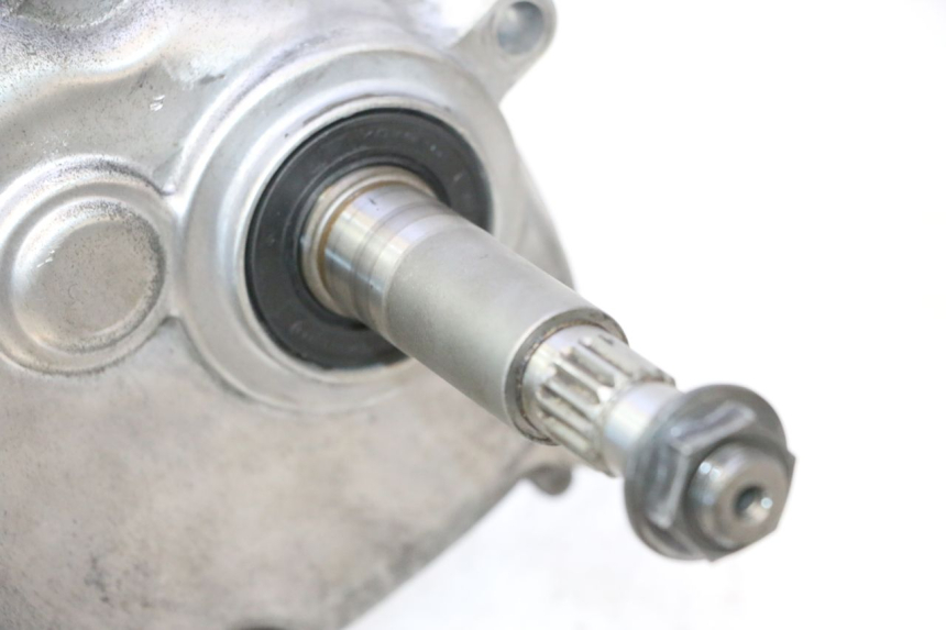 photo de RUEDA TRASERA ENGRANAJES YAMAHA X-MAX XMAX 125 (2010 - 2013) - Primer plano técnico