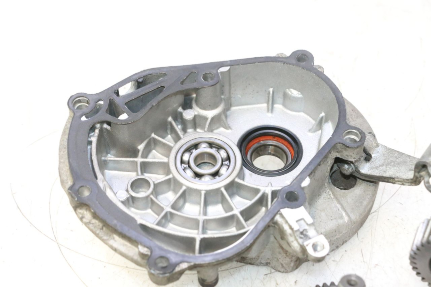 photo de RUEDA TRASERA ENGRANAJES PIAGGIO X8 STREET 125 (2006 - 2007) - Primer plano técnico