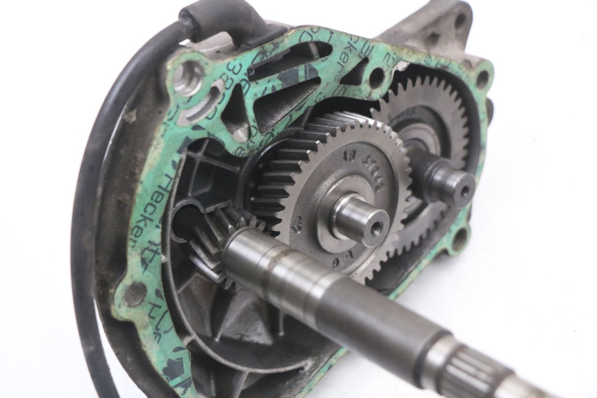 photo de RUEDA TRASERA ENGRANAJES PIAGGIO X8 125 (2004 - 2007) - Primer plano técnico