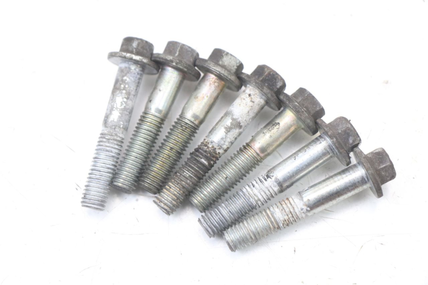 photo de RUEDA TRASERA ENGRANAJES PIAGGIO X8 125 (2004 - 2007) - Zoom sobre los componentes