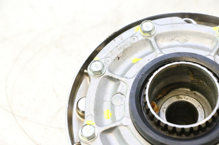 photo de RUEDA TRASERA ENGRANAJES YAMAHA XV VIRAGO 535 (1988 - 2004) - Primer plano de alta resolución