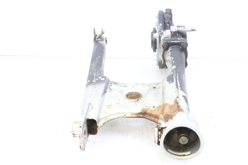 photo de RUEDA TRASERA ENGRANAJES YAMAHA XV VIRAGO 535 (1988 - 2004) - Primer plano de alta resolución