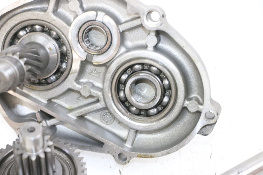 photo de TRANSMISIÓN DE LA RUEDA YAMAHA YP MAJESTY 125 (2002 - 2006) - Primer plano de alta resolución