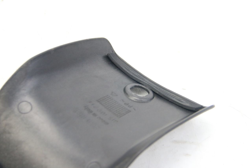 photo de TAPA DE COMBUSTIBLE APRILIA ATLANTIC 500 (2002 - 2003) - Detalles de los puntos de fijación