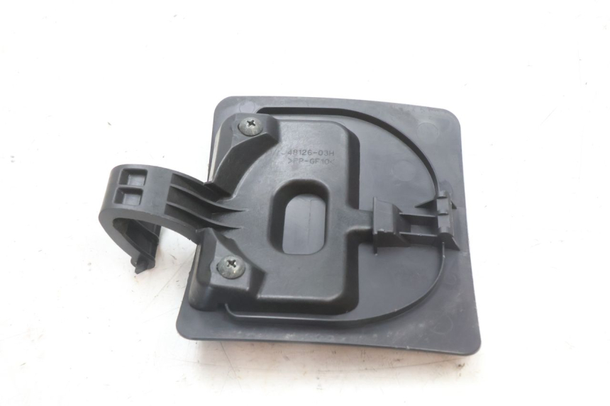 photo de TAPA DE COMBUSTIBLE SUZUKI BURGMAN 125 (2007 - 2014) - Otra perspectiva
