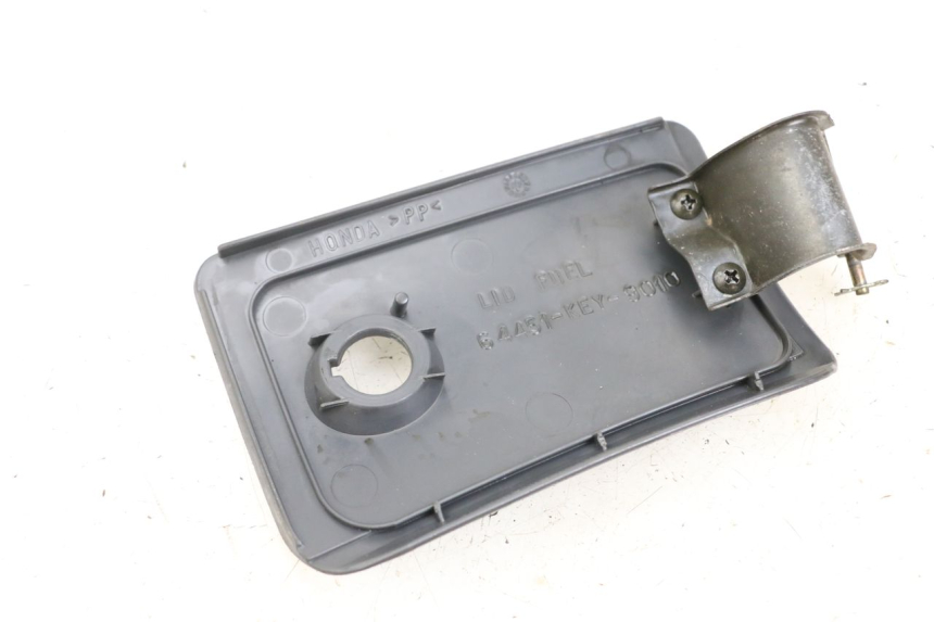 photo de TAPA DE COMBUSTIBLE HONDA FES PANTHEON 2T 125 (1998 - 2002) - Detalle de la pieza