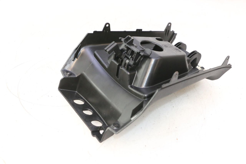photo de TANQUE CUBIERTA PIAGGIO MP3 HPE 530 (2022 - 2026) - Estado de la superficie y material