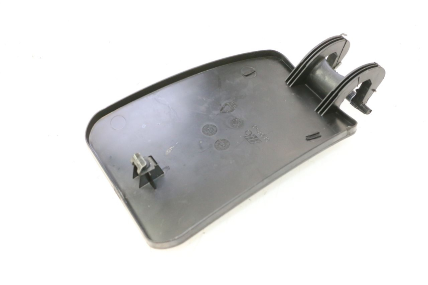 photo de TAPA DE COMBUSTIBLE PIAGGIO MP3 LT 400 (2007 - 2012) - Detalle de la pieza