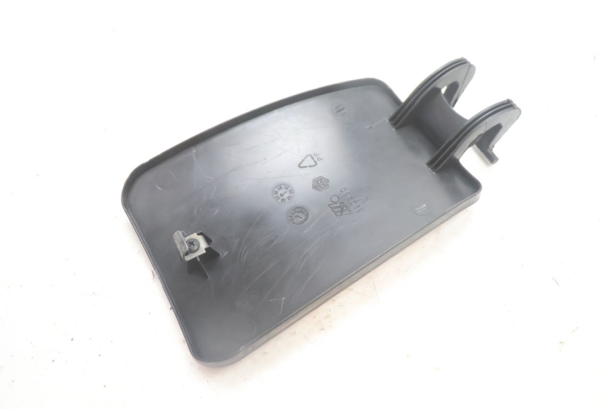 photo de TANQUE CUBIERTA PIAGGIO MP3 125 (2006 - 2014) - Primer plano técnico