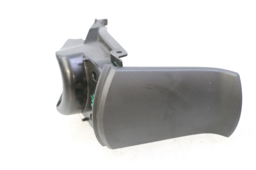 photo de TANQUE CUBIERTA YAMAHA XMAX X-MAX 125 (2021 - 2025) - Primer plano técnico