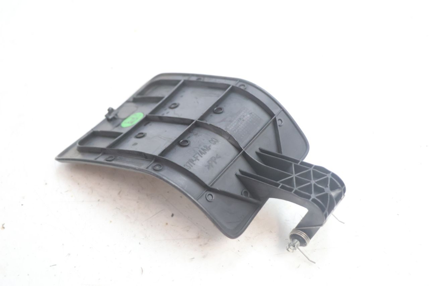 photo de TANQUE CUBIERTA YAMAHA X-MAX XMAX 125 (2010 - 2013) - Primer plano técnico
