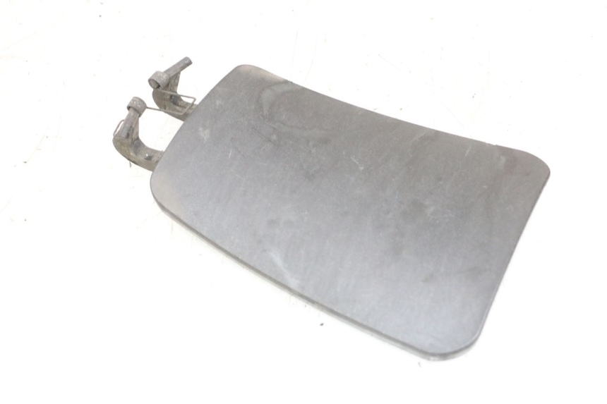 photo de TAPA DE COMBUSTIBLE PIAGGIO X8 125 (2004 - 2007) - Primer plano técnico