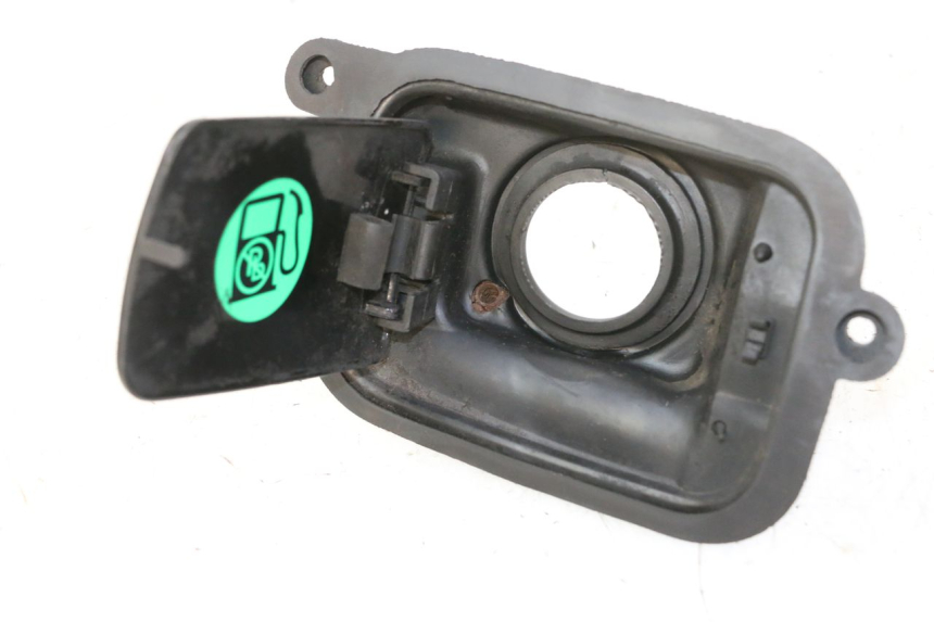 photo de TAPA DE COMBUSTIBLE YAMAHA YP MAJESTY 125 (2007 - 2010) - Primer plano técnico