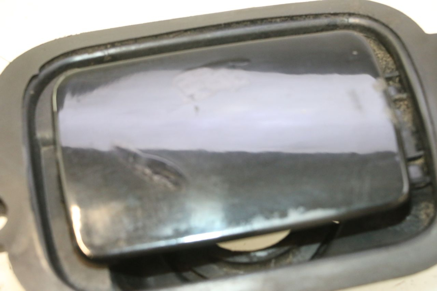 photo de TAPA DE COMBUSTIBLE YAMAHA YP MAJESTY 125 (2007 - 2010) - Detalle de la pieza