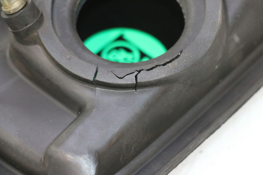 photo de TAPA DE COMBUSTIBLE YAMAHA YP MAJESTY 125 (2007 - 2010) - Detalles de los puntos de fijación