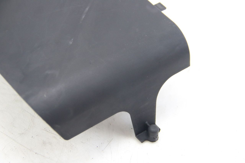 photo de TAPA DE INSPECCIóN APRILIA ATLANTIC 500 (2002 - 2003) - Zoom estado de uso