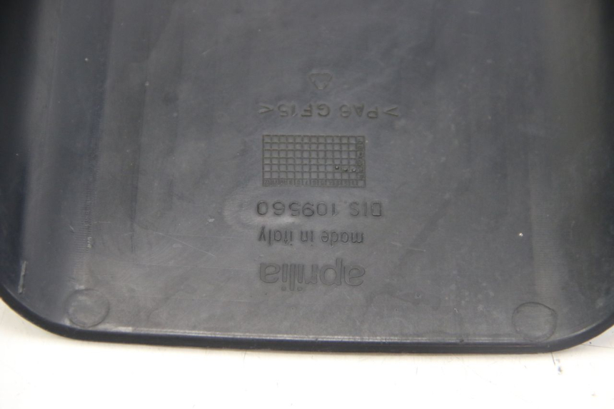 photo de TAPA DE INSPECCIóN APRILIA ATLANTIC 500 (2002 - 2003) - Detalles de los puntos de fijación