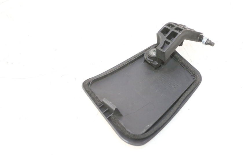 photo de TAPA DE INSPECCIÓN DELANTERA SUZUKI BURGMAN 125 (2007 - 2014) - Zoom estado de uso