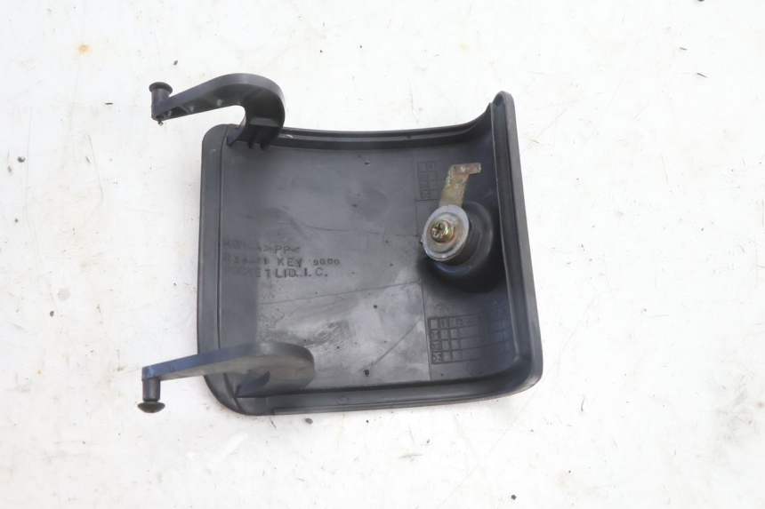 photo de TAPA FRONTAL  HONDA FES PANTHEON 2T 125 (1998 - 2002) - Zoom estado de uso