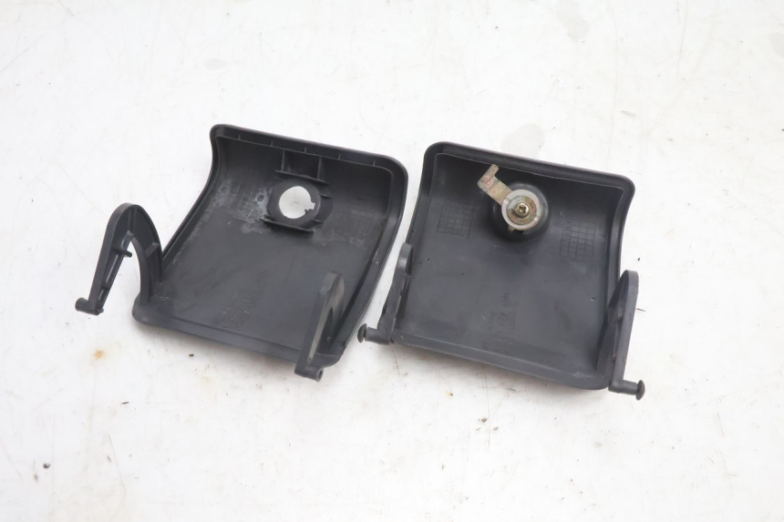 photo de TAPA FRONTAL  HONDA FES PANTHEON 2T 125 (1998 - 2002) - Primer plano técnico