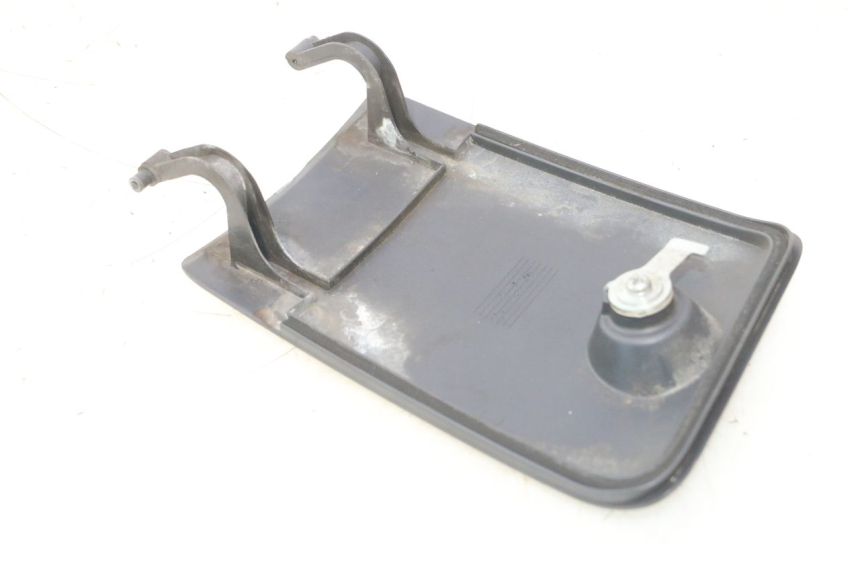 photo de TAPA DE INSPECCIÓN DELANTERA HONDA FES PANTHEON 125 (2003 - 2007) - Detalle de la pieza