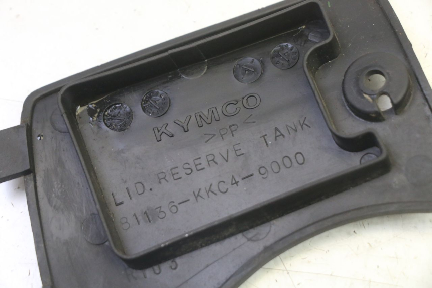 photo de TAPA FRONTAL  KYMCO GRAND DINK 125 (2008 - 2014) - Primer plano técnico