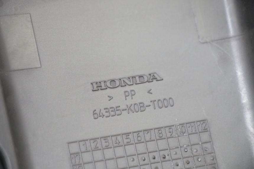 photo de TAPA FRONTAL  HONDA FORZA 125 (2021 - 2025) - Primer plano técnico