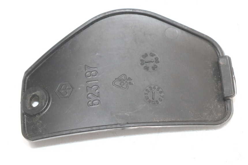 photo de TAPA FRONTAL  PIAGGIO MP3 125 (2006 - 2014) - Detalle de la pieza