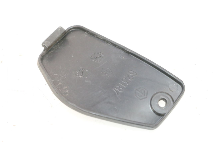photo de TAPA FRONTAL  PIAGGIO MP3 RL 250 (2006 - 2010) - Detalle de la pieza