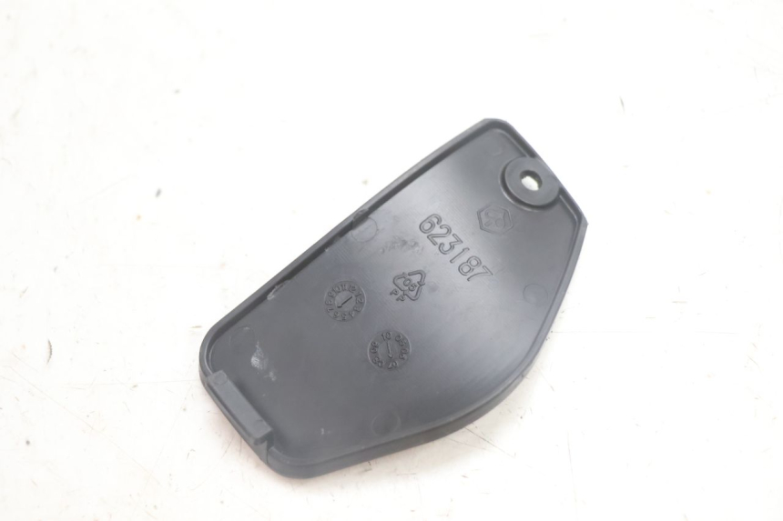 photo de TAPA FRONTAL  PIAGGIO MP3 125 (2006 - 2014) - Otra perspectiva