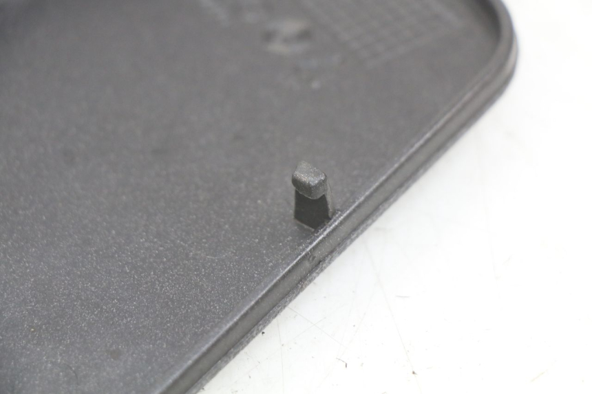 photo de TAPA DE INSPECCIÓN DELANTERA PIAGGIO X8 125 (2004 - 2007) - Zoom estado de uso