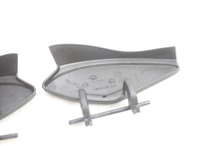photo de TAPA DE INSPECCIÓN DELANTERA PIAGGIO X9 EVOLUTION 125 (2003 - 2007) - Primer plano técnico