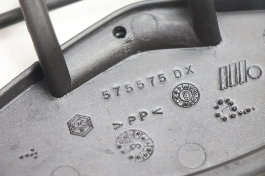 photo de TAPA DE INSPECCIÓN DELANTERA PIAGGIO X9 EVOLUTION 125 (2003 - 2007) - Estado de la superficie y material