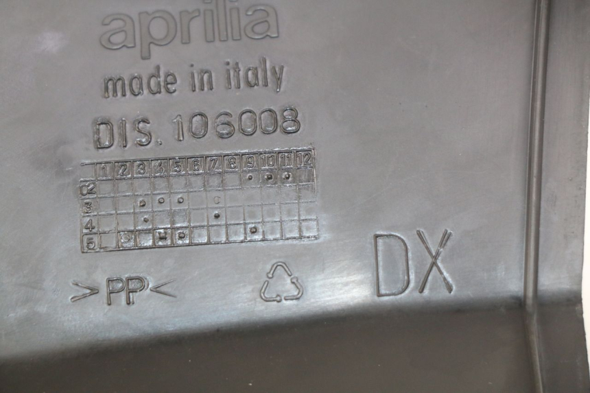 photo de TAPA DE INSPECCIÓN DERECHA APRILIA ATLANTIC 125 (2003 - 2009) - Detalle de la pieza