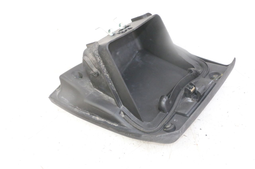 photo de TAPA DERECHA HONDA FORZA ABS 300 (2013 - 2017) - Detalles de los puntos de fijación