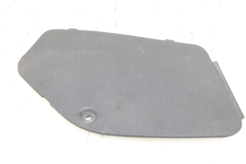 photo de TAPA DERECHA PIAGGIO MP3 HPE 350 (2018 - 2020) - Detalle de la pieza